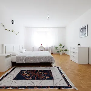 Apartament Cozy, Spacious And Charming 4 Bedrooms Apartament, Wiedeń