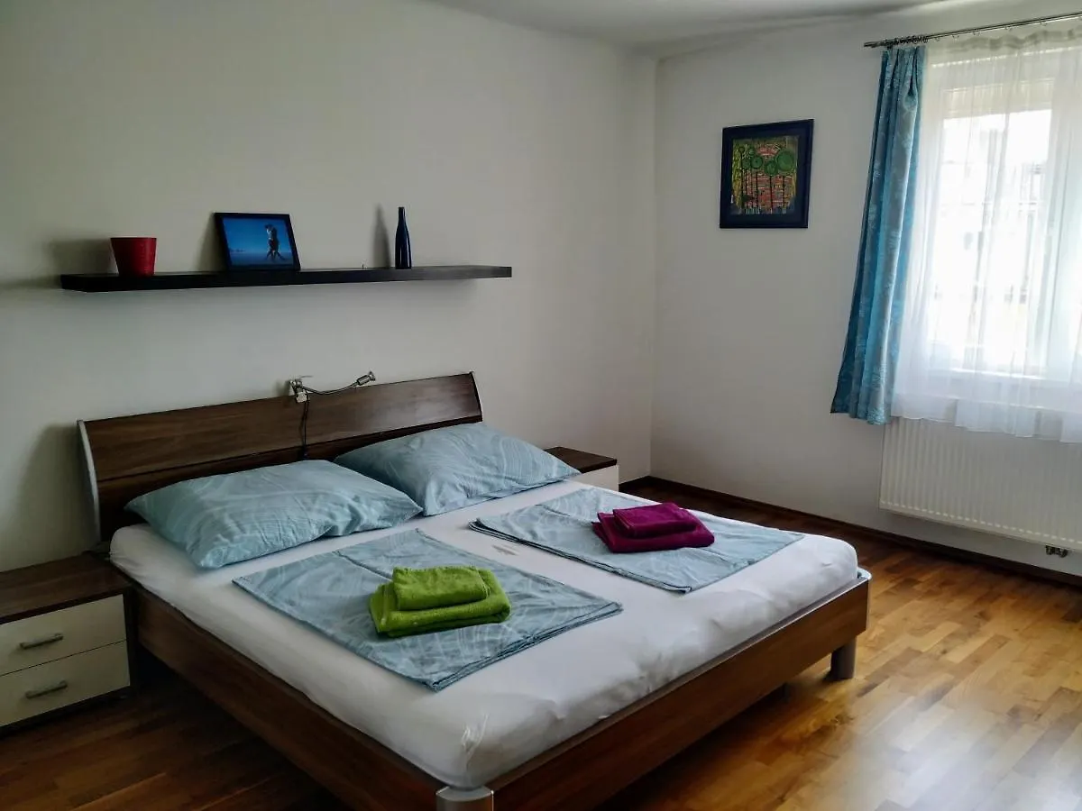Family-Friendly Flat With Balcony Apartment Vienna Austria